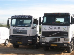 משאיות בטעינה